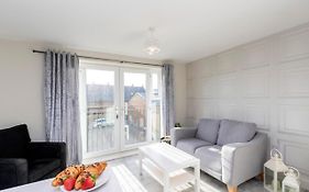 Avery House 1 - One Bedroom With Outdoor Terrace